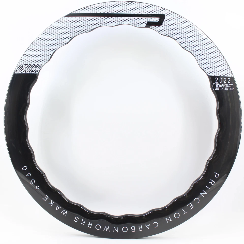 700C Road Bike Wave Rim Carbon Fibre Bicycle Disc Brake Wheels Clincher Tubeless - Image 1 of 4