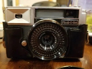 Yashica Flash-O-Set 35 mm Vintage Rangefinder Film Camera With Manual GUC - Picture 1 of 11