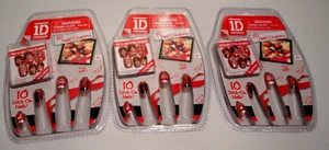 One Direction 1D Stick On Nails Rosso Nero 3D Nail Charms Gruppo Nuovo 3 Set - Foto 1 di 3