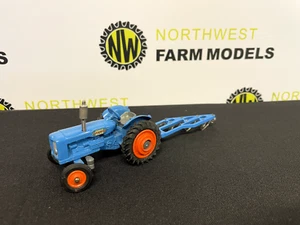 CORGI 13 FORDSON POWER MAJOR WITH PLOUGH - Picture 1 of 4