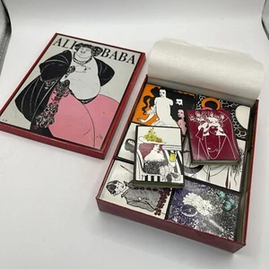 Raro arte Aubrey Beardsley Ali Baba lata con 14 fósforos vintage Vandor Japón - Imagen 1 de 24
