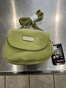 Baggalini Green On the Go Crossbody mini waist bag - Picture 1 of 2