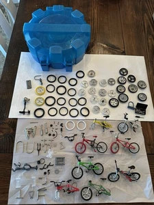 Flick Trix Finger Bike BMX Tech Deck Spielzeug Lot Konvolut BIKES + Teile + Werkzeug + Koffer - Bild 1 von 23