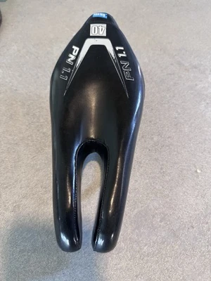 Sillín ISM PN1.1. Usado. Desgaste por choque. Totalmente funcional. Foto 1 de 4