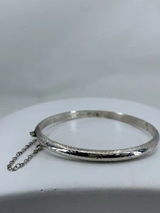 Sterling Silver Hinged Etched Bangle Bracelet 7” With Security Chain - Picture 1 of 10