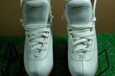 Aurora by Bladerunner skate size 3 USA/ 34 EUR womens ice skates w/guards VGC  - Imagem 1 de 4