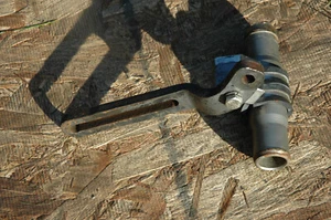 YANMAR 3YM30 MARINE DIESEL ENGINE ALTERNATOR BRACKET OEM - Bild 1 von 5