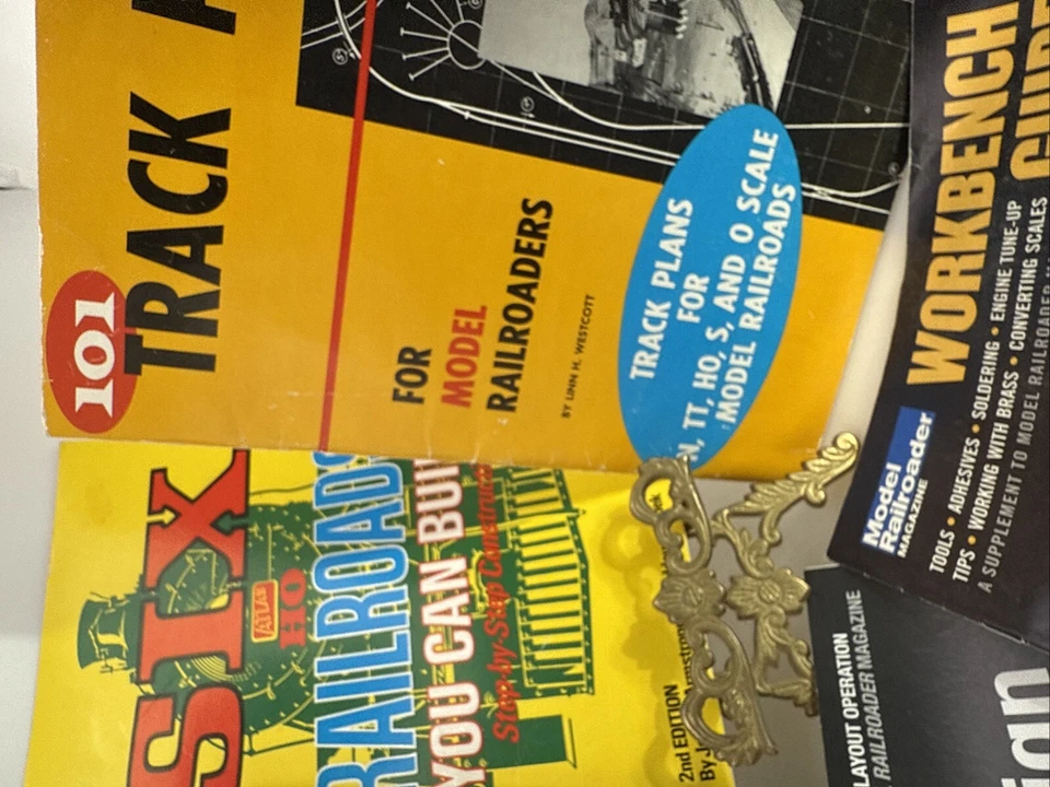 Lot 5 Model Railroader Train, Atlas, 101 Tracks, Magazines Reference Guides - Image 1 of 4