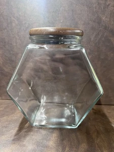 VASO BARATTOLO VETRO OTTAGONALE con COPERCHIO IN LEGNO O CIOTOLA PESCE - Made In Canada - Foto 1 di 13