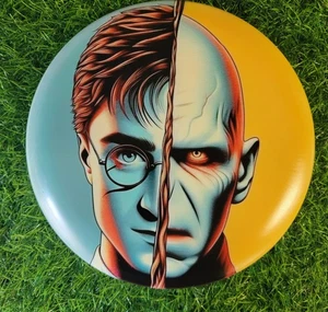 Harry Potter / Voldemort - Discmania Shogun - Disc Golf Putter 2/4/0/2 - Picture 1 of 3