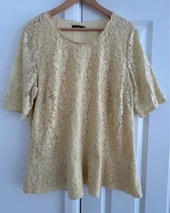 David Emanuel Pale Yellow Lace Peplum Top Size 24 C50" - Picture 1 of 5