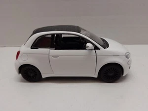 Fiat 500e, White - Kinsmart 5440D - 1/28 Scale Diecast Model Toy Car - Picture 1 of 7