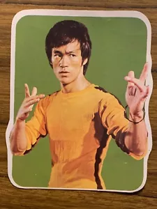 Adesivo Bruce Lee, #1, Raro, 3" X 3 3/4", Vedi Descrizione. . - Foto 1 di 1