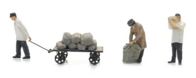 Platform staff postal services (3) with cart HO figures Artitec 5870024 - Image 1 of 2