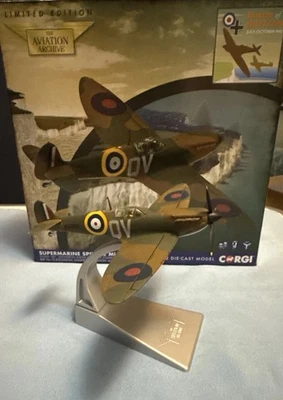 Rare Corgi AA39214 Supermarine Spitfire Mk.1a. N3200 QV. 1:72. Ltd Edition. M/B. - Image 1 of 4