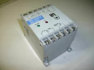 Keyence EG-540 EG540 Sensor Amplifier - Picture 1 of 3