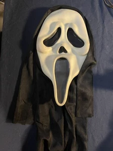 Scream Ghost Face Mask Glow In The Dark Easter Unlimited Fun World 1997 Vintage - Picture 1 of 3