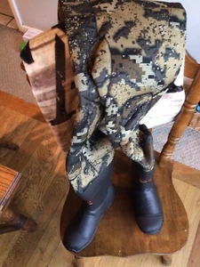 *NEW* BASSDASH Kids Neoprene Chest Waders Bare Camo for Fishing Hunting ~ 10/11 - Picture 1 of 8