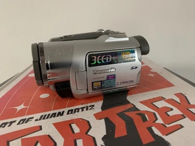 PANASONIC NV-GS180 3CCD Mini DV CAMCORDER - Image 1 of 4