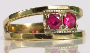 VINTAGE DESIGNER SIGNED AE 10K YELLOW GOLD DUAL PINK RUBY FINE FASHION RING S6 - Picture 1 of 4