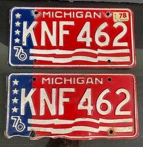 Vintage 1976 Michigan Bicentennial License Plate Set Pair KNF-462 Man Cave Decor - Picture 1 of 5