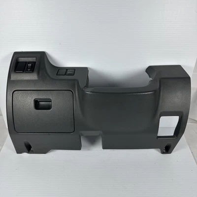 2001 - 2004 年日产 Xterra Dash 膝盖螺栓垫 踢板 原始设备制造商 灰色 边界 — 第 1/4 张图片