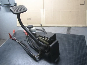 MONTAJE FRENO HIDRÁULICO RAYMOND F102 CARRETILLA ELEVADORA DSD50  - Imagen 1 de 12