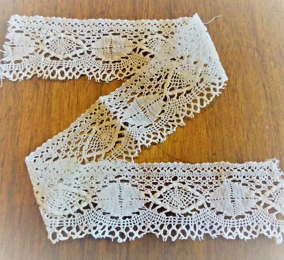  dentelle ancienne aux fuseaux  , 50 cm x  5 cm - Photo 1/1