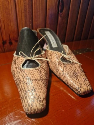 VIA SPIGA TALLA 39 ALBARICOQUE/MARRÓN GENUINO PIEL DE SERPIENTE TACONES ROSA INTENSO-6 CM CABESTRILLO TRASERO Foto 1 de 4