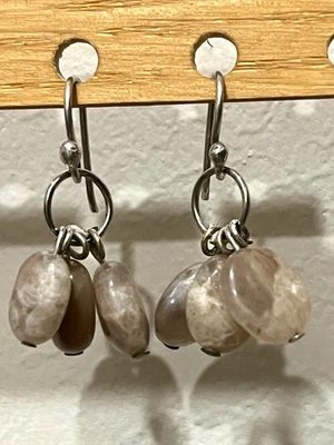 Pendientes colgantes con racimo de piedra de jaspe pulido de plata de ley Foto 1 de 4