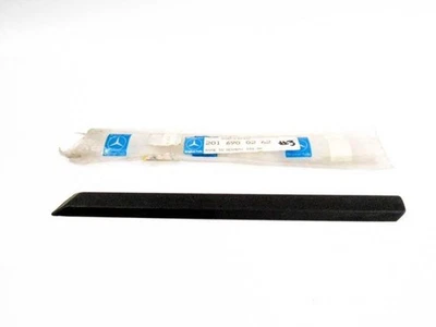 84-89 Mercedes W201 190E 190D Guardabarros delantero derecho repisa moldura 2016900262 NUEVO Foto 1 de 4