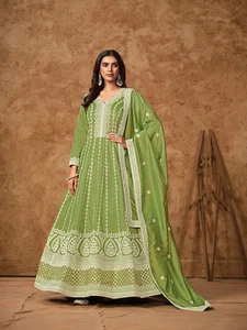 Traje Anarkali Bordado Seda Dolla Verde Mehendi para Mujer | Fiesta y Recepción - Imagen 1 de 5