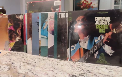 13X COUNTRY MUSIC GREATEST HITS VINYL LP LOT - MOST IN SHRINK  VG++/NM- 13-4-1! - Image 1 of 4