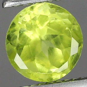 0.42ct t.w 4.7x4.6mm Round Natural Green Peridot Gemstone, Myanmar - Picture 1 of 4