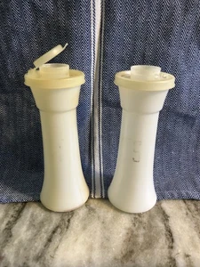 Tupperware Vintage 6 Zoll Sanduhr weiß Salz & Pfefferstreuer Set #718-39 - Bild 1 von 5