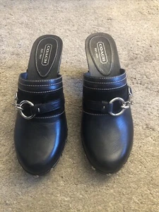 Coach Sutton schwarze Leder Clogs Schuhe Pantoletten Größe 8 M High Heels mit Karton - Bild 1 von 7
