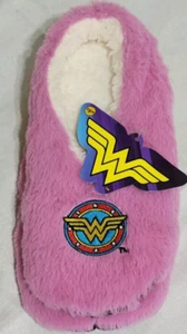 Wonder Women Pink Women's Deluxe Sherpa Slippers - One Size Fits Most - NWT - Picture 1 of 1