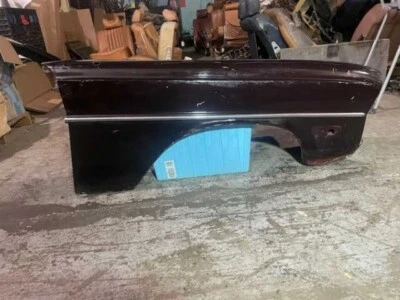 GUARDABARROS PASAJERO DELANTERO MERCEDES BENZ W108 W109 300SEL280SEL250S MARRÓN 1088800618 Foto 1 de 4