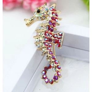 Broche de Estrás Caballo de Mar Lindo Animal Marino Broches Niños Mujeres Joyería Regalo Pin - Imagen 1 de 4