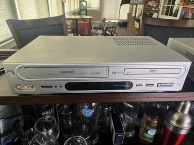 Combo reproductor de DVD Daewoo VHS DV6T834B funciona Foto 1 de 4