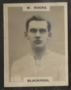 PINNACE FOOTBALL-BLACK OVAL BACK-#0236- BLACKPOOL - W. ROOKS  - Picture 1 of 2