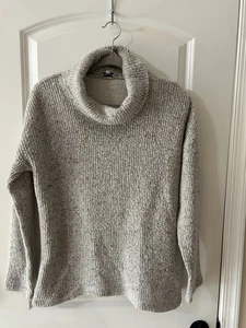 Herrlicher Damenpullover Größe Medium elfenbeinfarben Wasserfallausschnitt mit Taschen - Bild 1 von 8