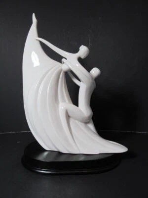 2000 ENESCO ROMÁNTICA ESTATUA BAILARINA DE PORCELANA PAREJA BAILANDO CON SOPORTE  Foto 1 de 4