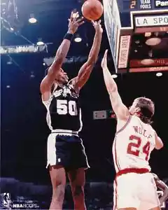 DAVID ROBINSON B "SAN ANTONIO SPURS" LIZENZIERTE NBA HOOPS 8 X 10 FOTOGRAFIE - Bild 1 von 2
