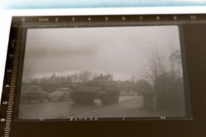 gran negativo antiguo - tanque ejercicio sale por carretera - años 50-60 - Imagen 1 de 3