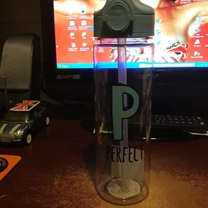 TESCO PERSONALITY LETTER P PERFECT WATER BOTTLE BIRTHDAY CHRISTMAS - Picture 1 of 1