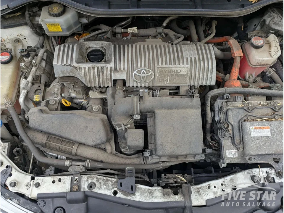 Toyota Auris Complete Engine 1.8 Hybrid Full Hybrid 100kW (136 HP) 2ZR-FXE 2016 - Image 1 of 4