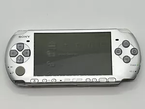 Sony PSP 3000 Mystic Silber Konsole nur kein Akku NTSC-J 9910 - Bild 1 von 7