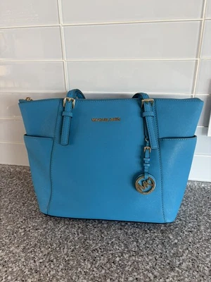 Michael Kors Jet Set Bag In Turquoise Blue Saffiano Leather With Gold Logo - Image 1 of 4