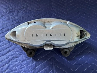 Pinza de freno delantera Akebono Infiniti G37 M37 M56 Q50 Q60 Q70 FX37 FX50 2008-2019 Foto 1 de 4